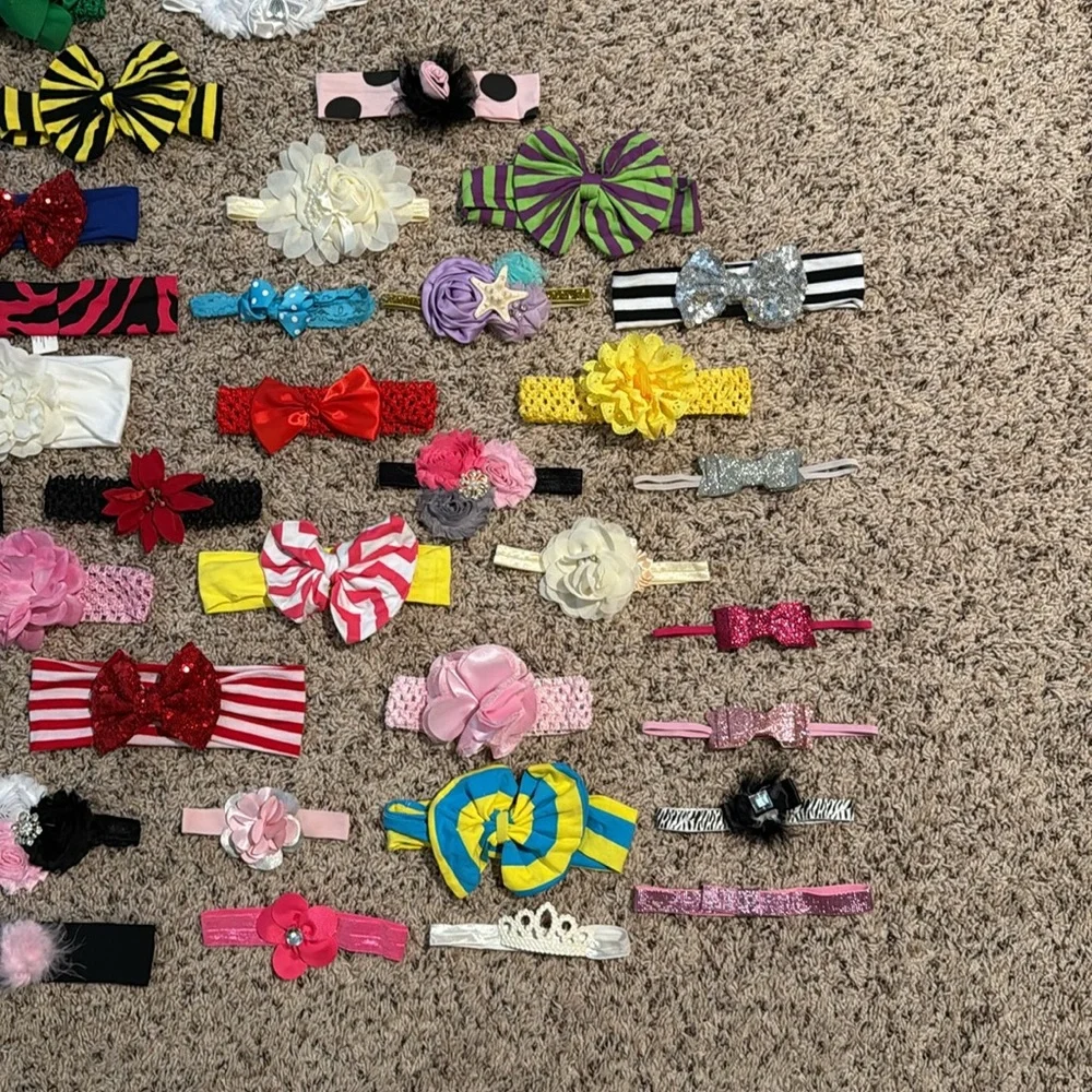Lot/bundle of baby/girls headbands I believe I counted 48 large variety